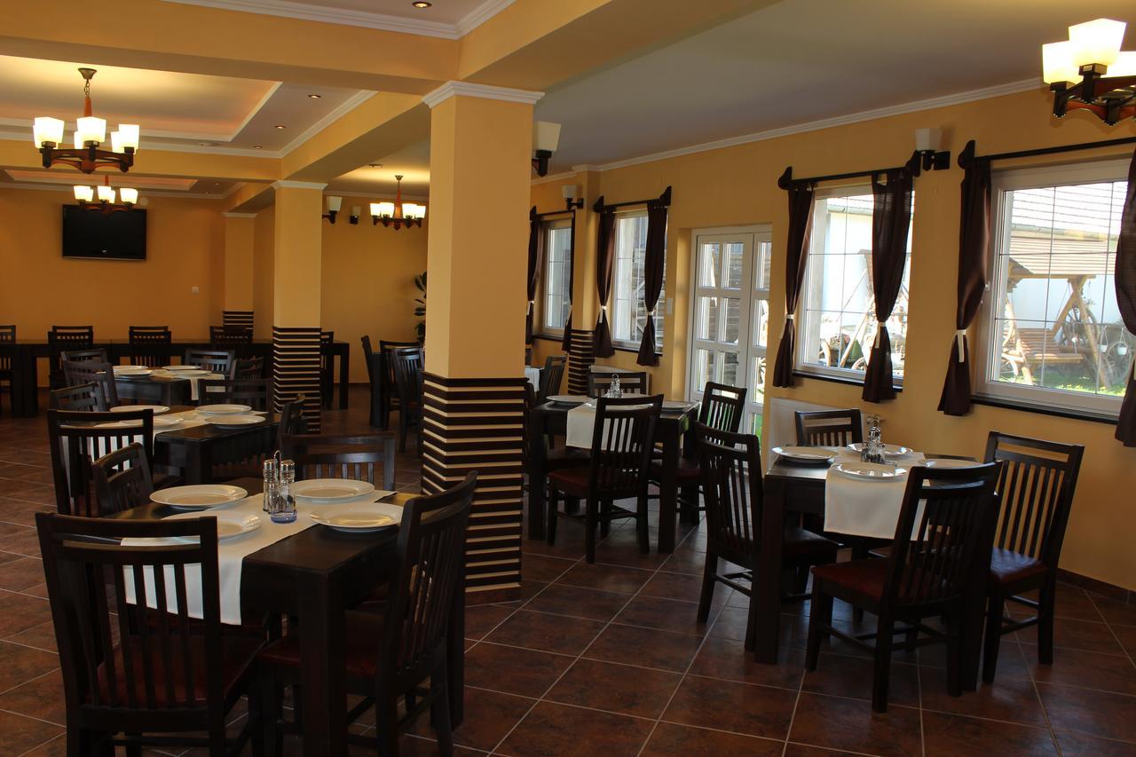 Bed and Breakfast Gyongyvirag Panzio Turia Exteriér fotografie