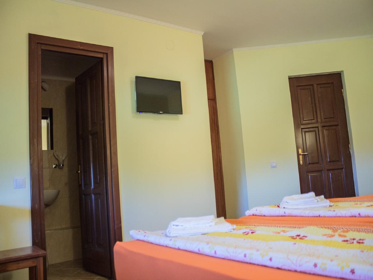 Bed and Breakfast Gyongyvirag Panzio Turia Exteriér fotografie