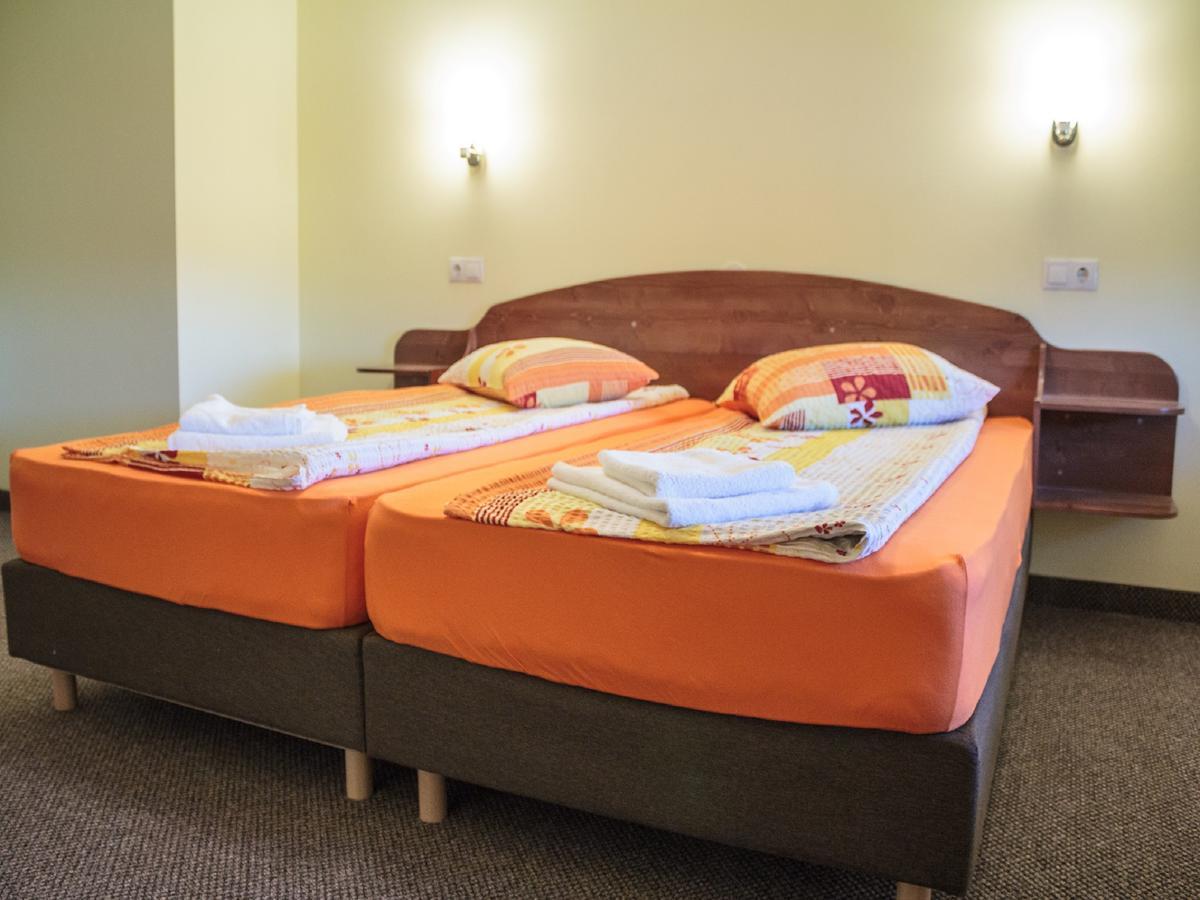 Bed and Breakfast Gyongyvirag Panzio Turia Exteriér fotografie