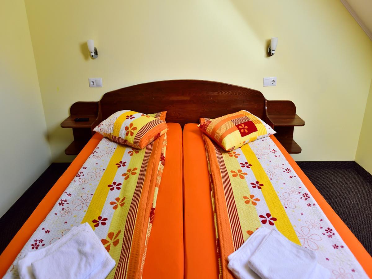Bed and Breakfast Gyongyvirag Panzio Turia Exteriér fotografie